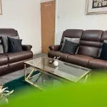 Dom wakacyjny Stoneleigh Retreat 4br Entire