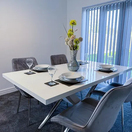 Stoneleigh Retreat 4br Entire Holiday home